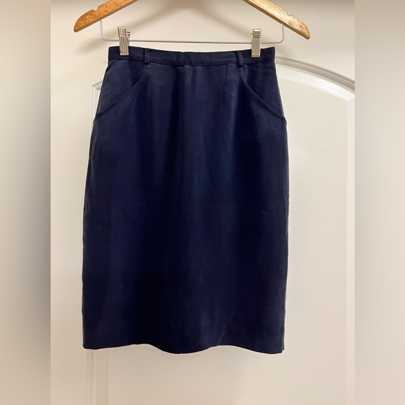 Jones New York Dresses & Skirts - Vintage Jones New York 100% Silk Pencil Skirt with Pockets